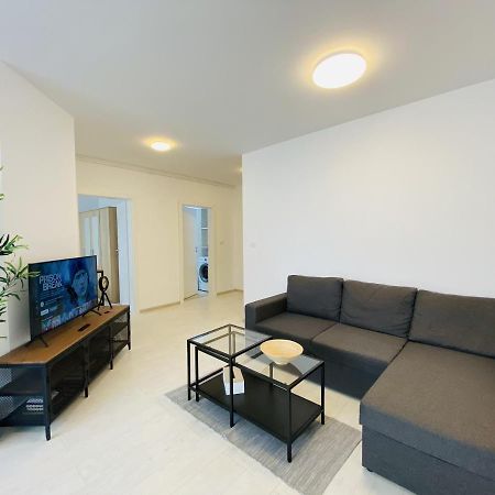 Charming Flat In Brasov With Balcony Panoramic View Lägenhet Exteriör bild