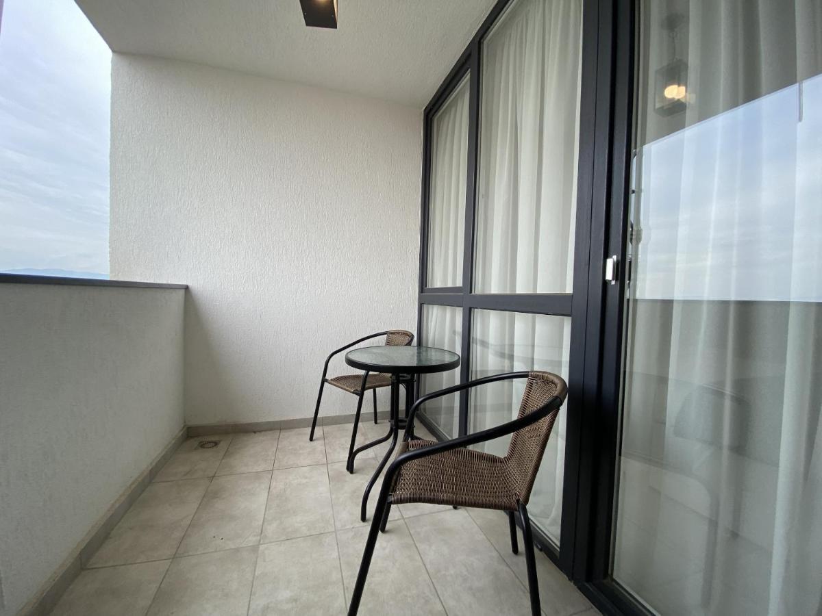 Charming Flat In Brasov With Balcony Panoramic View Lägenhet Exteriör bild