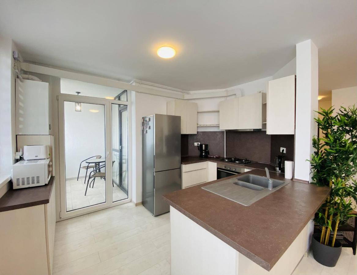 Charming Flat In Brasov With Balcony Panoramic View Lägenhet Exteriör bild