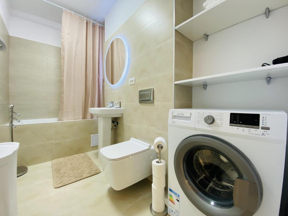 Charming Flat In Brasov With Balcony Panoramic View Lägenhet Exteriör bild